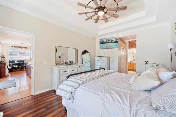 Bedroom, Interior, Pendant Lights, Wood Texture Flooring