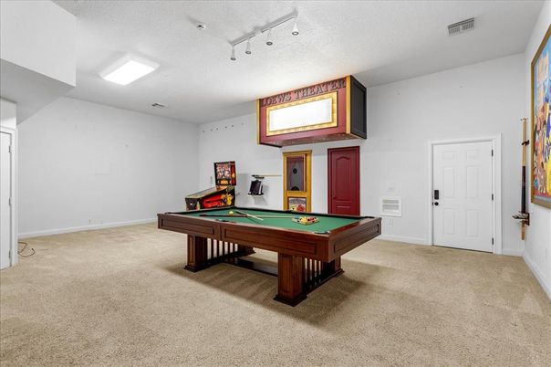 Billiard Table, Game Room, Interior