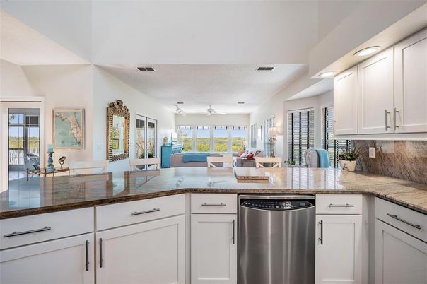 Dining room, Interior, Kitchen, Stainless Steel Appliances