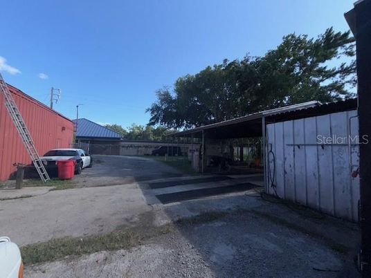 Backyard, Exterior