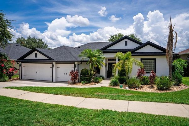 Attached, Exterior, Facade, Ranch