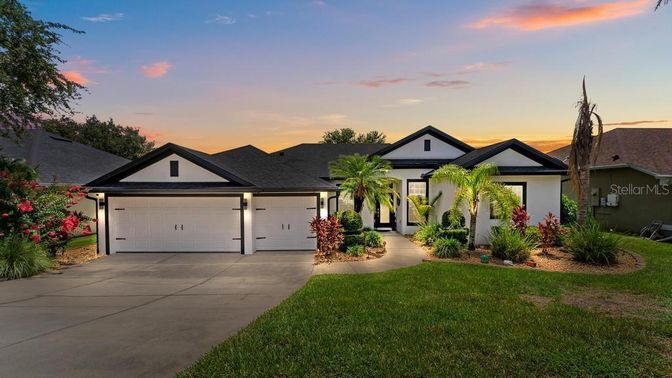 Attached, Exterior, Facade, Ranch