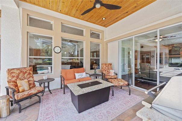 Exterior, Living room, Recessed Lighting, Wooden Ceilings