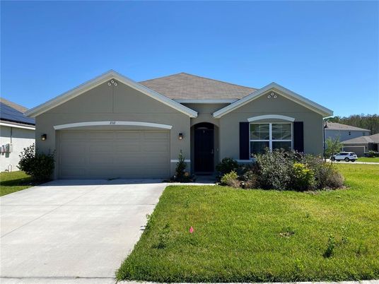 Attached, Exterior, Facade, Ranch