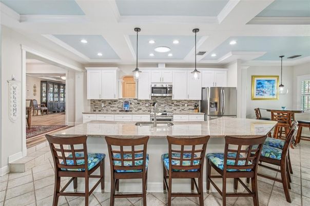 Dining room, Interior, Kitchen, Pendant Lights, Recessed Lighting, Stainless Steel Appliances