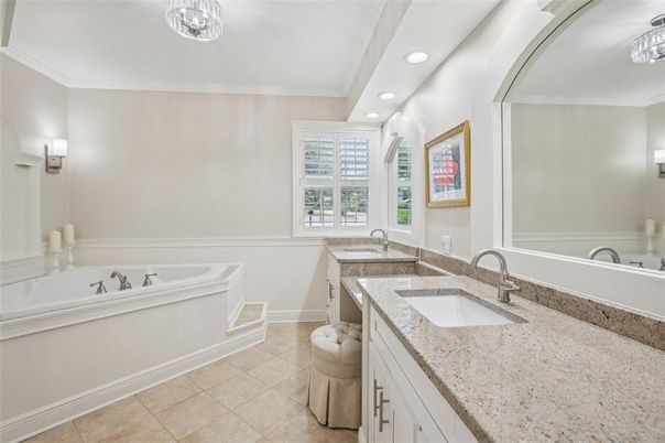 Bathroom, Dual Sink Vanities, Interior, Recessed Lighting