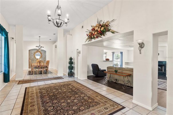 Chandelier, Dining room, Interior, Pendant Lights