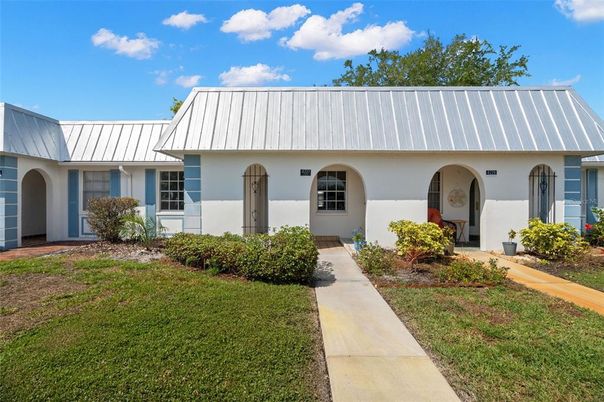 Backyard, Exterior, Facade, Ranch
