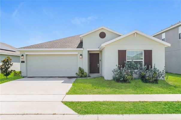 Attached, Exterior, Facade, Ranch