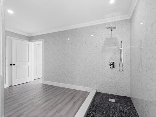 Interior, Recessed Lighting, Wood Texture Flooring