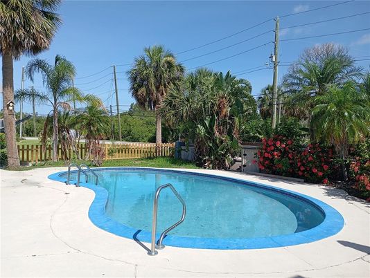 Exterior, Pool