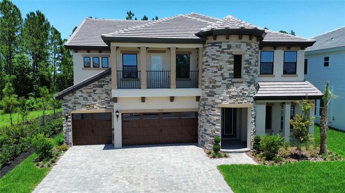 Attached, Exterior, Facade, Mediterranean