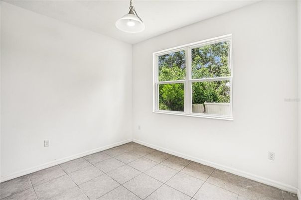 Empty room, Interior, Pendant Lights