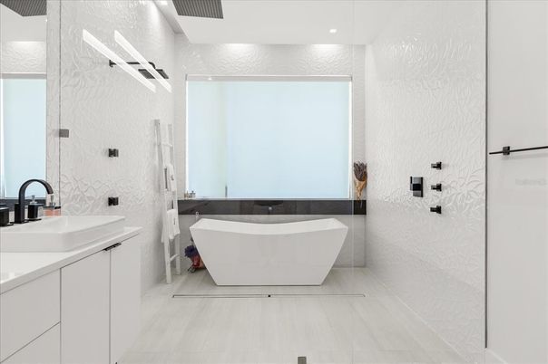 Bathroom, Free Standing Baths, Interior, Recessed Lighting