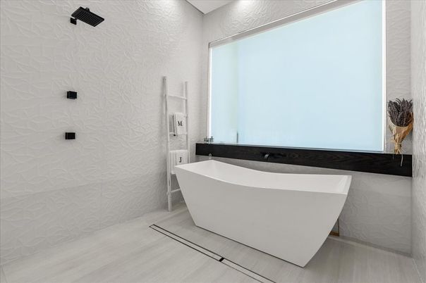 Bathroom, Free Standing Baths, Interior