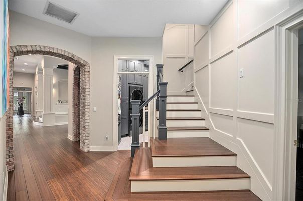 Interior, Recessed Lighting, Wood Texture Flooring
