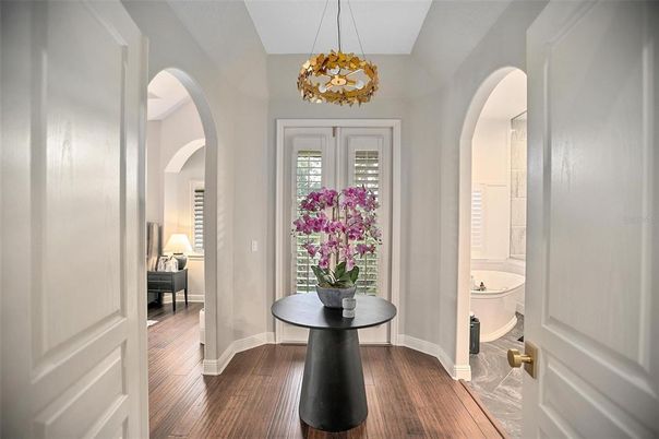 Bathroom, Interior, Pendant Lights, Wood Texture Flooring