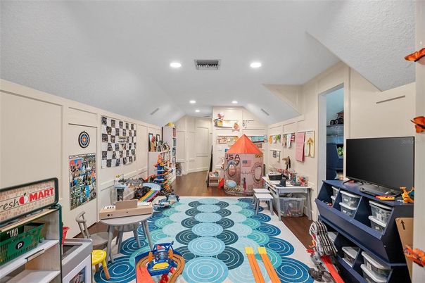 Interior, Recessed Lighting, Wood Texture Flooring