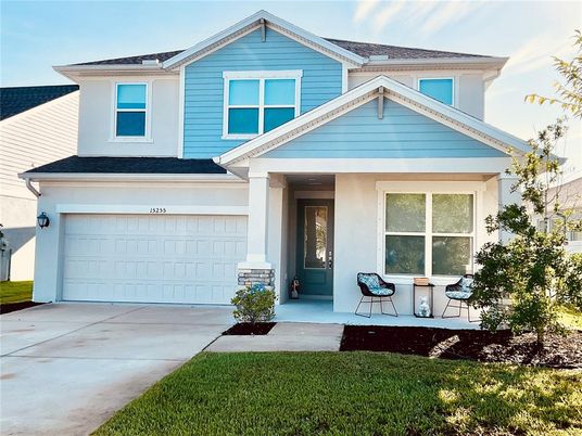 Attached, Exterior, Facade, American Craftsman