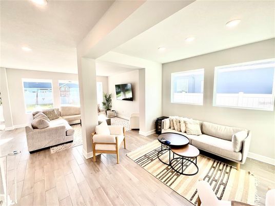 Interior, Living room, Recessed Lighting, Wood Texture Flooring