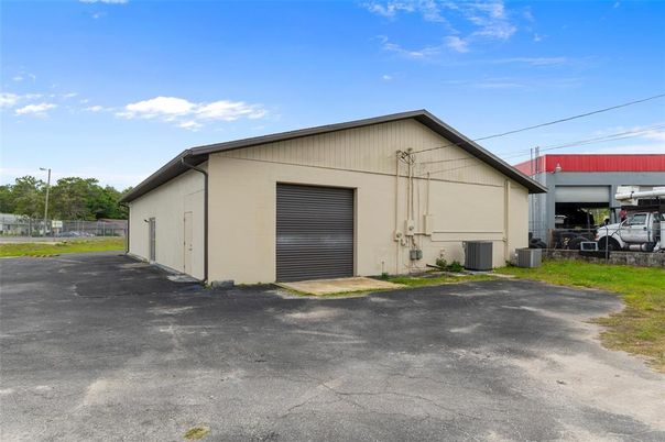 Detached Garage, Exterior