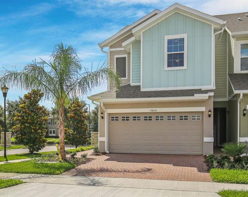 Attached, Exterior, Facade, American Craftsman