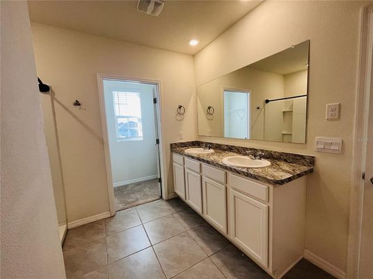 Bathroom, Dual Sink Vanities, Interior, Recessed Lighting