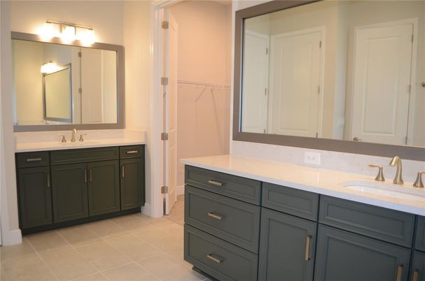 Bathroom, Dual Sink Vanities, Interior