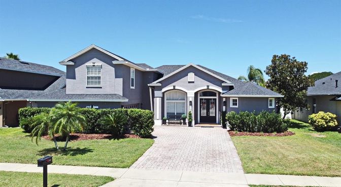 Exterior, Facade, Ranch