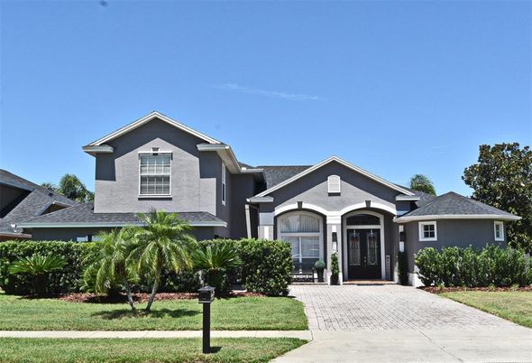 Exterior, Facade, Ranch