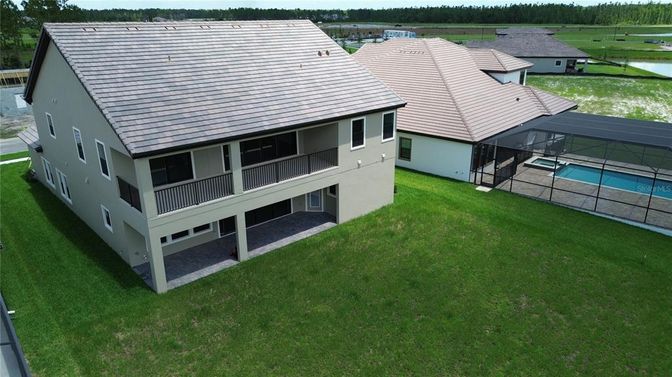 Exterior, Drone