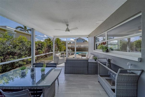 Interior, Pool, Sun Room