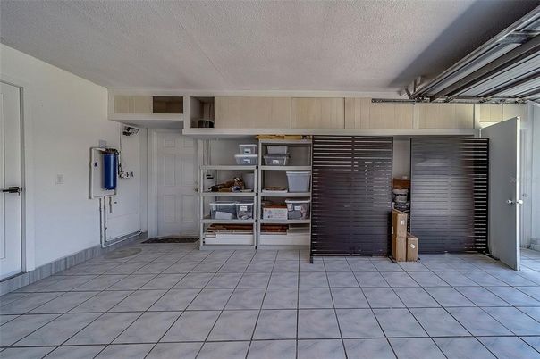 Garage, Interior