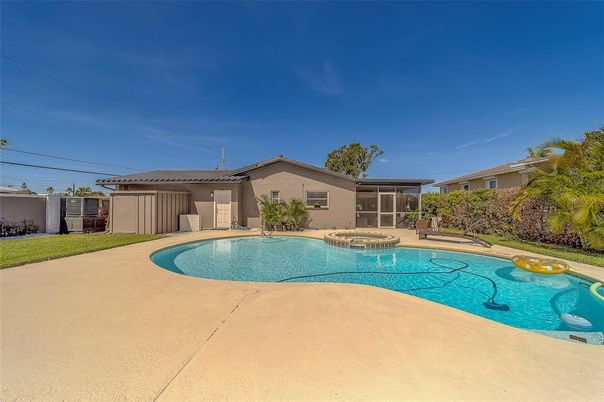 Exterior, Pool