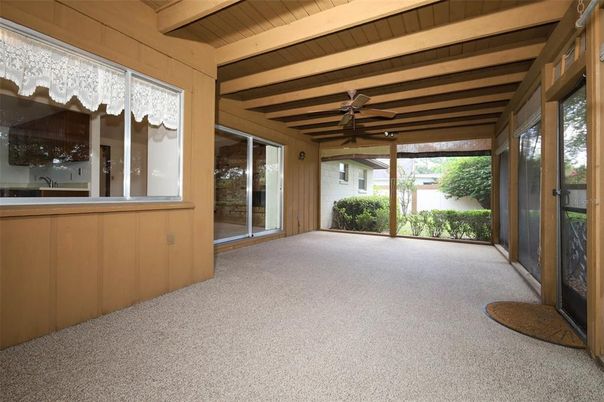 Empty room, Interior, Wooden Beams, Wooden Ceilings
