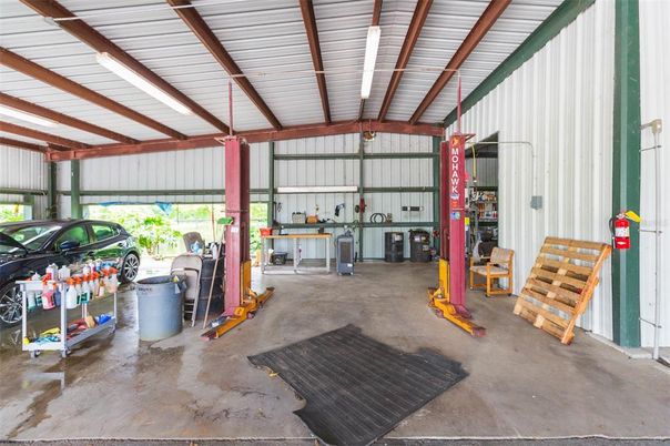 Garage, Interior