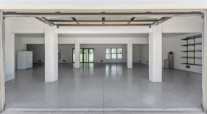 Garage, Interior