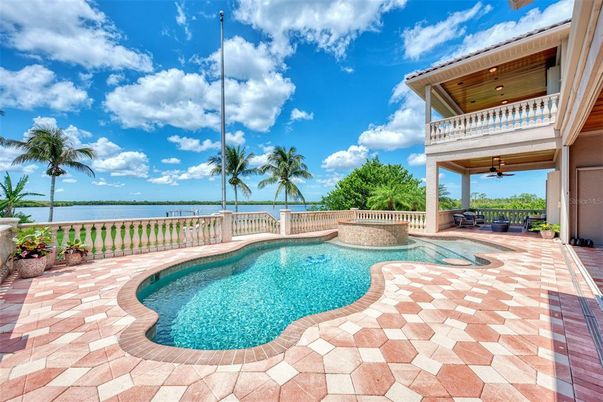 Exterior, Pool, Water