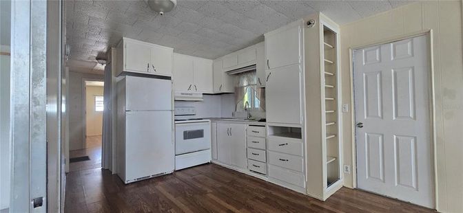 Interior, Kitchen, Wood Texture Flooring