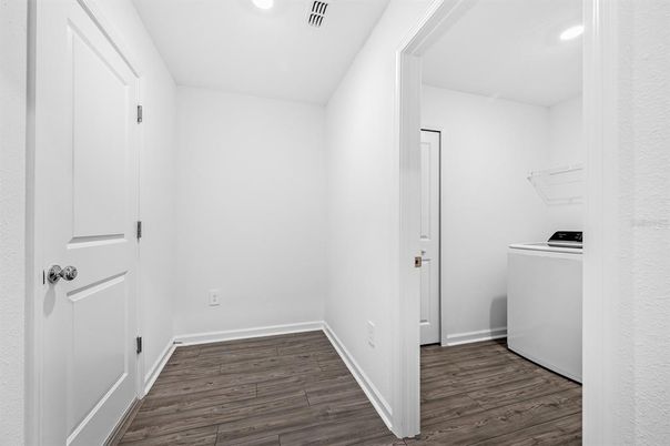 Interior, Recessed Lighting, Washer, Wood Texture Flooring