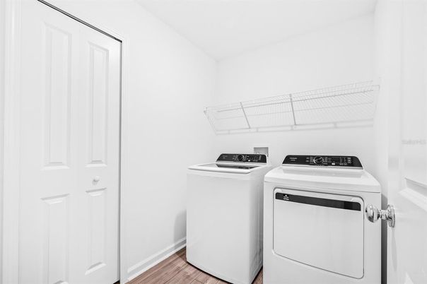 Interior, Washer, Wood Texture Flooring