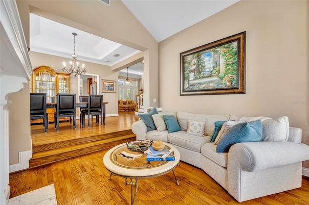 Chandelier, Dining room, Interior, Living room, Pendant Lights, Wood Texture Flooring