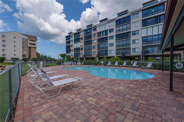 Exterior, Pool