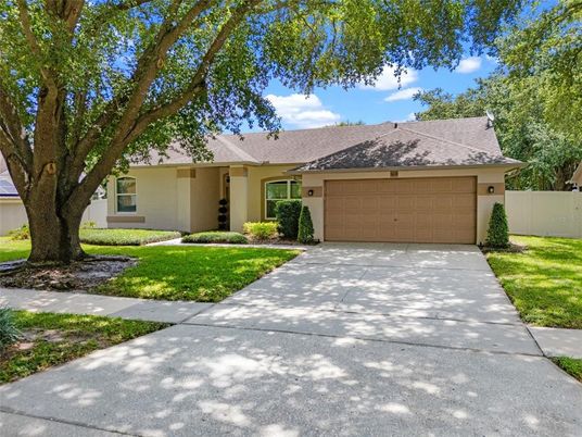 Attached, Exterior, Facade, Ranch