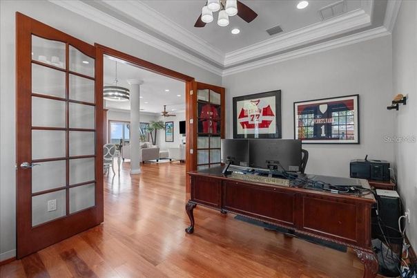 Interior, Pendant Lights, Recessed Lighting, Wood Texture Flooring