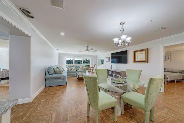 Chandelier, Dining room, Interior, Living room, Recessed Lighting, Wood Texture Flooring