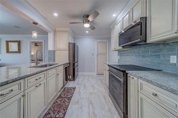Interior, Kitchen, Pendant Lights, Recessed Lighting, Wood Texture Flooring