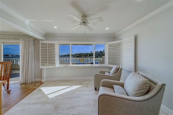 Interior, Recessed Lighting, Water, Wood Texture Flooring