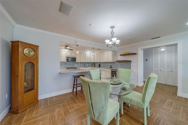 Chandelier, Dining room, Interior, Kitchen, Recessed Lighting, Wood Texture Flooring