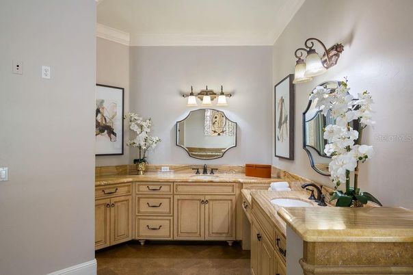Bathroom, Dual Sink Vanities, Interior